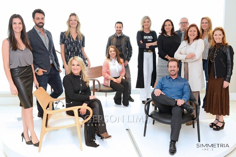 Simmetria Ambienti | Apresenta poltrona Celine, criação do designer Jader Almeida