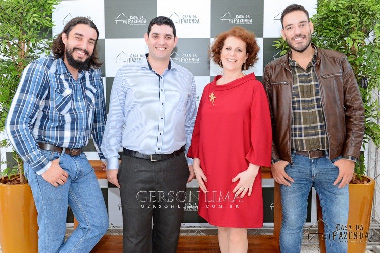 Casa da Fazenda | Móveis em Madeira de Demolição