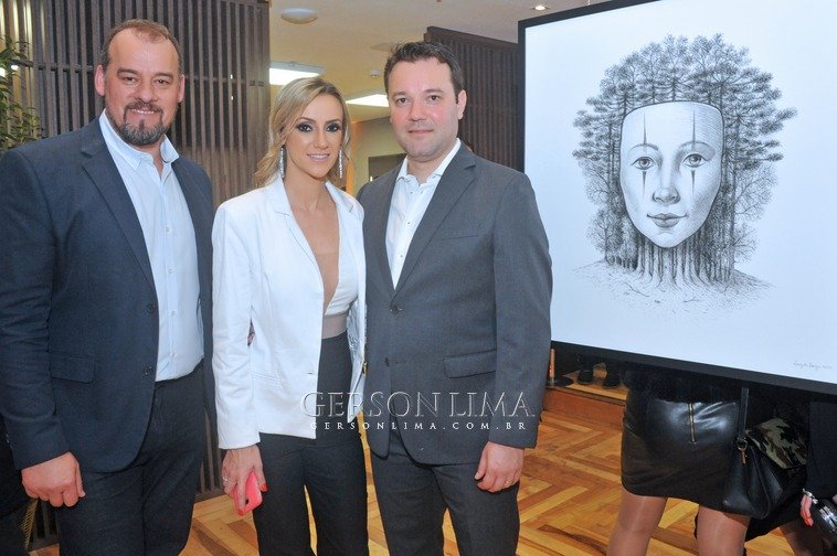 Atelliê Beauté Art inaugura em grande estilo com obras do Artista Luiz de Souza