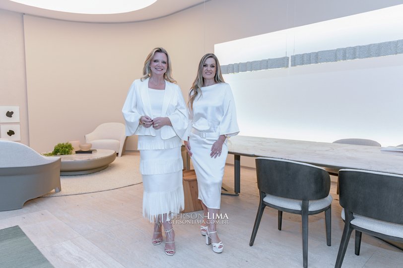 Artefacto | Vitrines assinadas pelas arquitetas Jocymara Nicolau e Caroline Bollmann